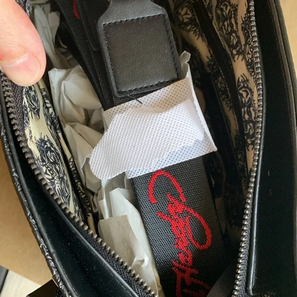 Ed Hardy Black and Red Embossed Satchel with matching wristlet set - Picture 8 of 9
